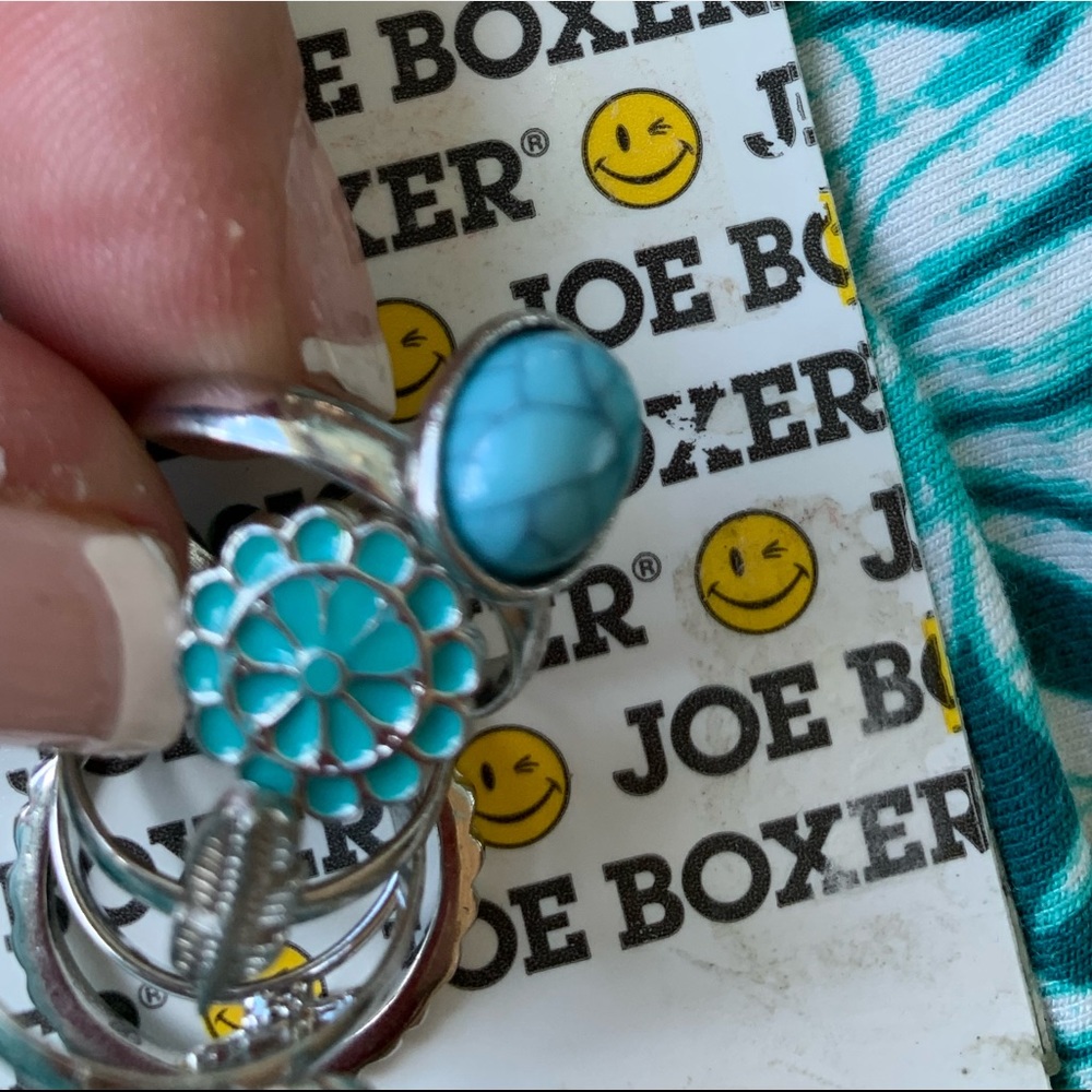 😁 4 for $15 - Six piece ring set